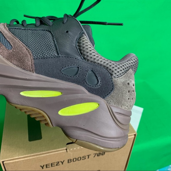 Adidas Yeezy Boost 700 Mauve Size 9.5 Used Gently - Picture 10 of 16